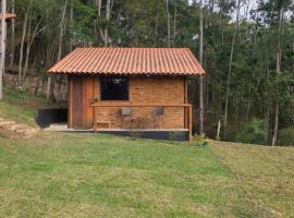 Cabana Fé Miguel Pereira Chalé Para até 4 Pessoas Centro MP, hotel in Miguel Pereira