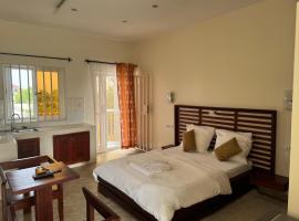 Cozy Beach Studio with Kitchen by Casa, hotel v destinaci Kribi