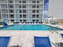Beachside Hotel - POOL IS OPEN!