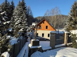 U Křížku - Chalupa s duší, hotel en Desná