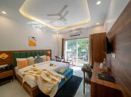 Perfectstayz Premium Mystic falls with Rooftop Pool & Cafe