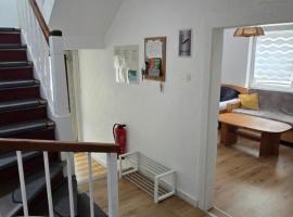 10 Personen Handwerker Haus auf 2 Etagen Nähe Autobahn, hotel v destinaci Burghaun