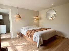 Petit Lodge、Pierrevertのホテル