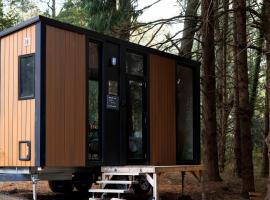 River Oasis Tiny House by Tiny Away,位于Noojee的酒店
