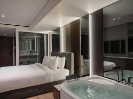 Nur Edge Aparthotel - Acropolis Skyline, hotel in Athens