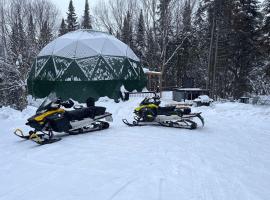 Les Domes de la Riviere Alick SPA et Riviere, hotel v destinaci Saint-Paul-de-Montminy
