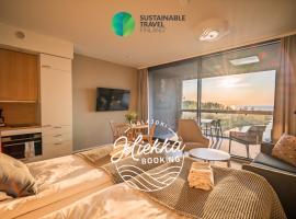 Marina Chalets Studios by Hiekka Booking - sisältää liinavaatteet ja loppusiivouksen, viešbutis mieste Kalajokis