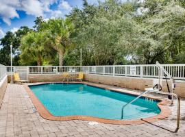 Fairfield by Marriott Inn & Suites Melbourne West/Palm Bay, hotel in Melbourne