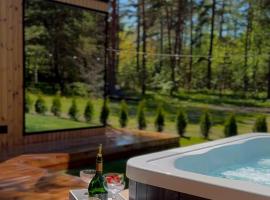 Luxury Tahkuranna SPA villa Pärnu, Hotel in Laadi