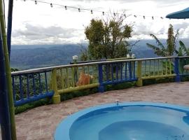 Cabaña Villa Lucía, hotel in El Madroño