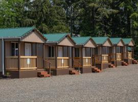 Far West Cabin-Tiny Homes Rental, hotel in Forks