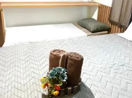 Suíte 31 Privativa com ar condicionado, Frigobar, Vista lateral para o mar, 5 mts da praia