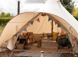 Broadleaves Luxury Glamping, hotel v destinaci Ticknall
