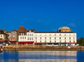 Best Western Le Cheval Blanc -Vue sur le port-plein centre ville、オンフルールのホテル