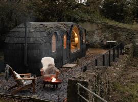 Y Caban - A Luxury Rural Retreat with Seaviews, hotel em Amlwch