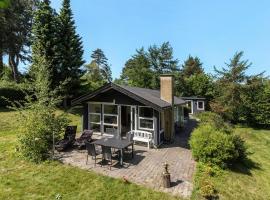 Nice Home In Vejby With Kitchen、Vejbyのホテル