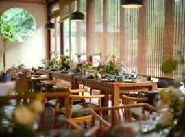 The Apsara Lodge-Airport or TS Free pick-up over 3 nights