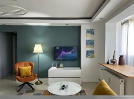 2 rooms condo in city center, hotel em Bucareste