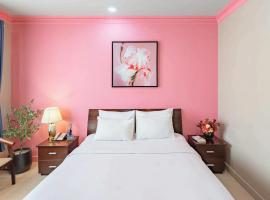 La Serena Hotel & Apartment، فندق في مدينة هوشي منه