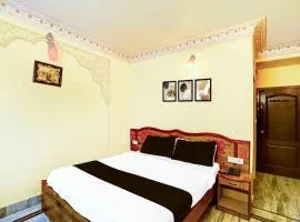 Hotel O Gangapole Amer Road