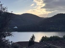 New Flat with View over the River Zezere, ξενοδοχείο σε Casalinho de Santana