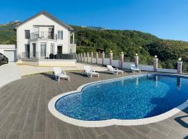 Rezidenca Dozhlani with Private Pool & Yard, Hotel in Bajram Curr
