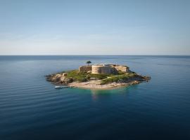 Mamula Island by Banyan Tree, ξενοδοχείο στο Χέρτσεγκ Νόβι