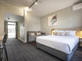 Nightcap at Springwood Hotel