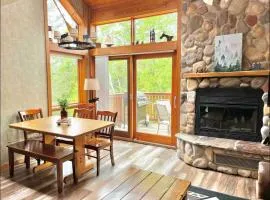 Charming Lutsen Mountain Townhome with Pool Access