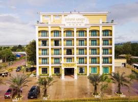 Sopheak Mongkol Guesthouse, hotel in Phumĭ Khlâng