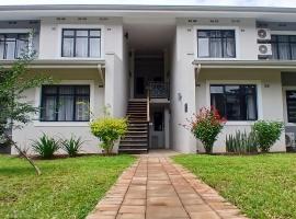 Khaya Apartments Victoria Falls Estate, hotel i Victoria Falls