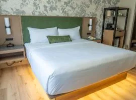 Park Town Hotel
