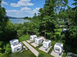 Direkt am Wallersee - Cubes - SELF CHECK-IN, hotel v destinaci Henndorf am Wallersee