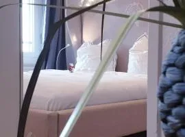 GRANDE SUITE with kitchen dish washer, dryer washer