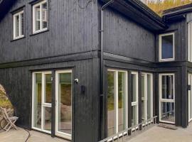 Cozy Home In Hovden I Setesdal - With Jacuzzi, hotel en Hovden
