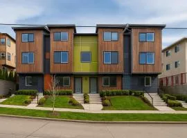 Modern North Seattle Getaway