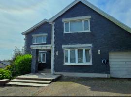 Luxury Seaview Escape - Mumbles, hotel in Oystermouth