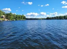 Castaways Cottage on Croton Pond #1