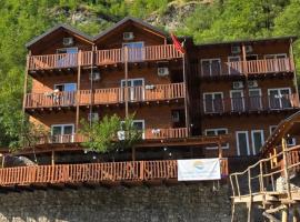 Livadhi Guesthouse, hotel v destinaci Mollʼ e Shoshit