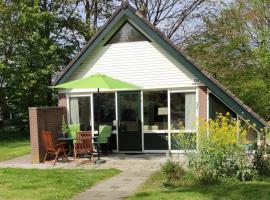 Rustige bungalow in Zuid-Limburg, Hotel in Simpelveld