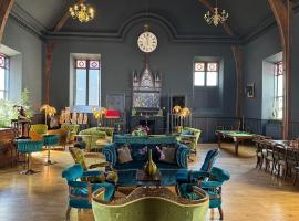 The Old Church Isle of Bute, hotel v destinaci Port Bannatyne