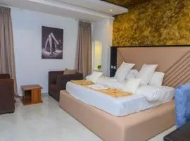 Proximus Hotel and Suites