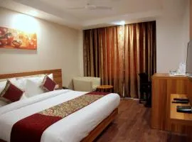 Le Roi Jammu - Near Jammu Railway Station، فندق في جامو