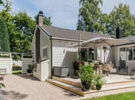 New England-Style Cottage Near The Sea, hotel v destinaci Ystad