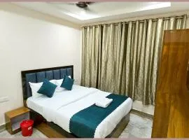 VNS - HOTEL PREMIUM RUDRA GUEST HOUSE - Warm Hospitality & Comfortable room In Varanasi - Near Kashi Vishwanath Temple - BEST HOTEL IN VARANASI
