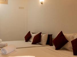 ocean Bloom villa, hotel en Nikawatawana