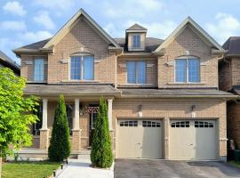 Beautiful Family Suites - Master Bedroom, Hotel in Niagara Falls