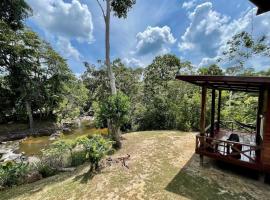 Knini Paati, Hotel in Aurora