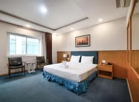 Sunshine Airport Hotel