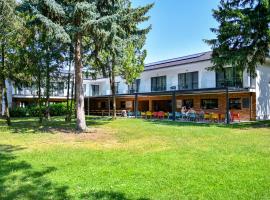 FiVe Penzion, hotel in Dunajská Streda